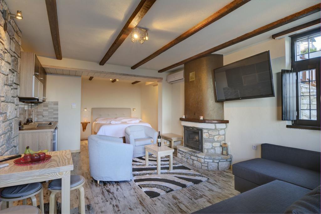 Mple Feggari Apartment Mouresi Ngoại thất bức ảnh